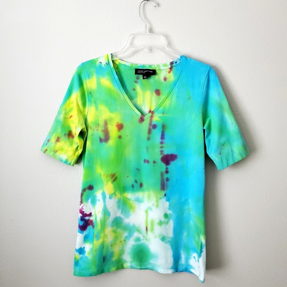 Jones New York Tie Dye V-neck Short Sleeve Top, Size Medium - Picture 9 of 15